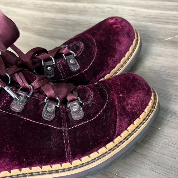SAM EDELMAN PURPLE VELVET LACE UP BOOTS SIZE 6 - Picture 8 of 16